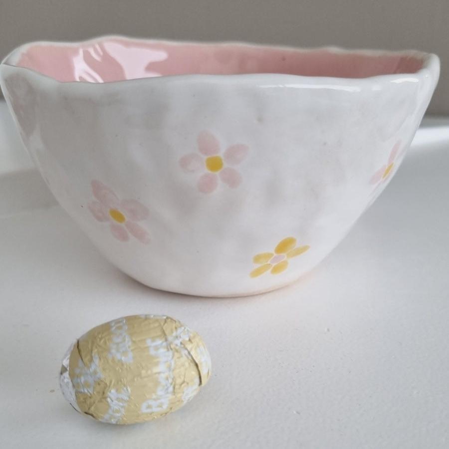 Lovely cup with handpainted flowers