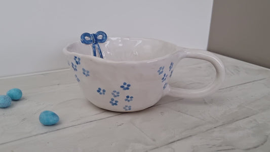 Bow mug